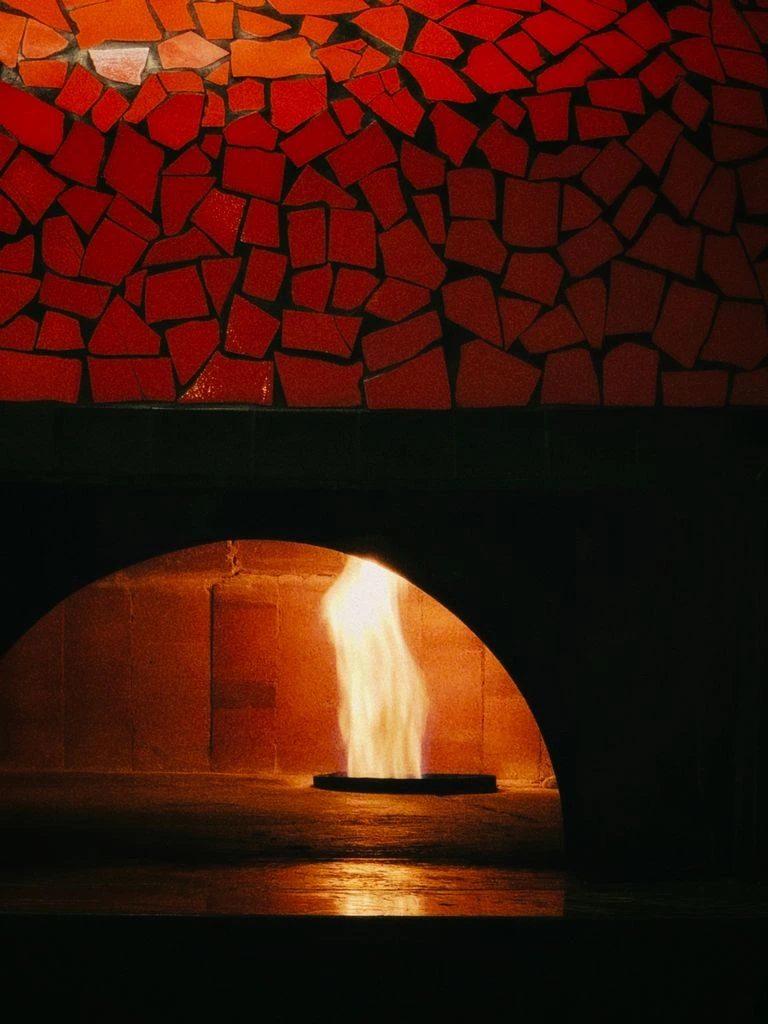 The oak and fruitwood hearth